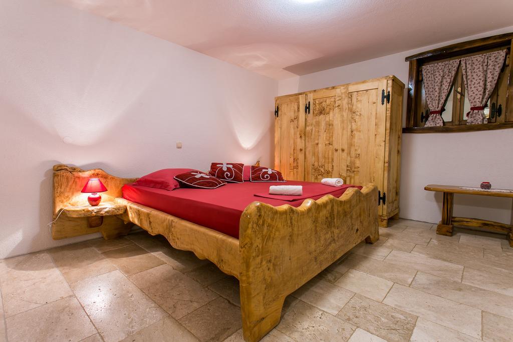 Stonehouse Marina Villa Vrsine Bagian luar foto