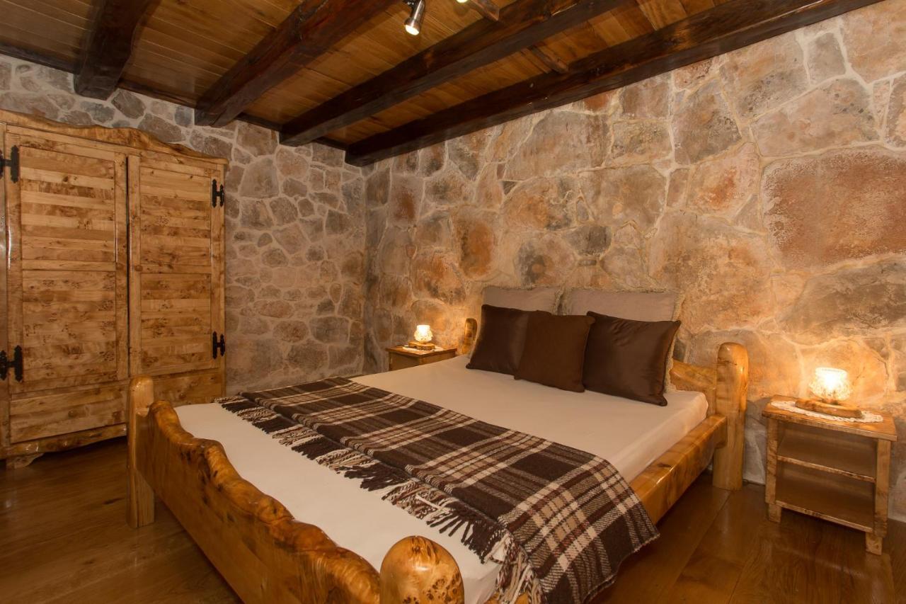 Stonehouse Marina Villa Vrsine Bagian luar foto