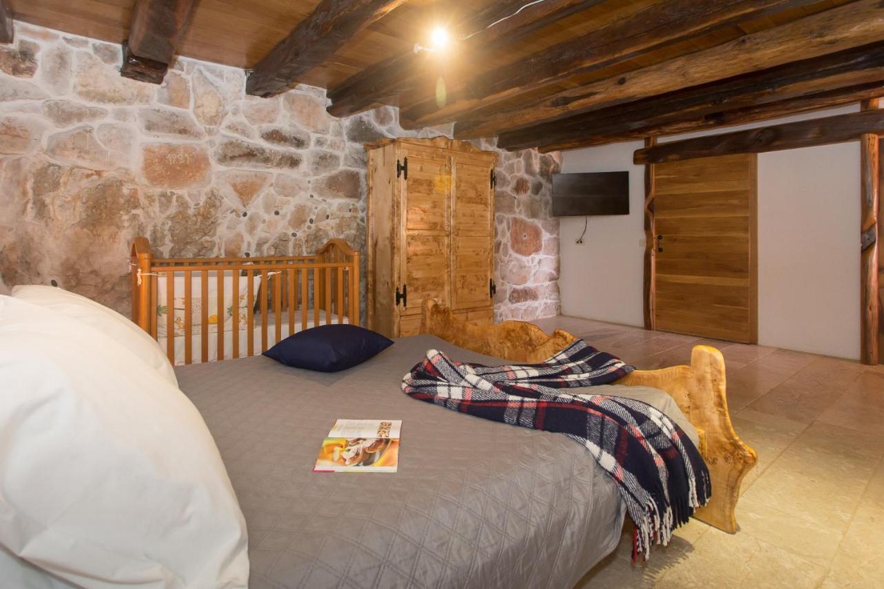 Stonehouse Marina Villa Vrsine Bagian luar foto